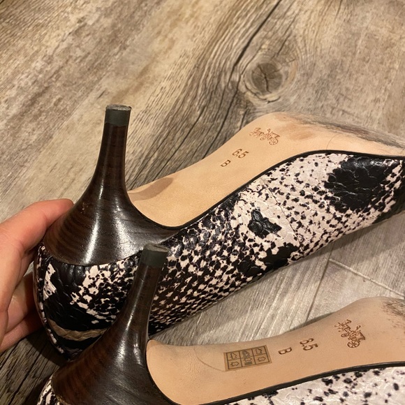 Coach Python Pumps - Picture 3 of 8